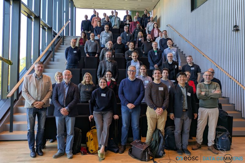 Photographie de groupe prise lors de la réunion de lancement de EOSC_Data_Commons
